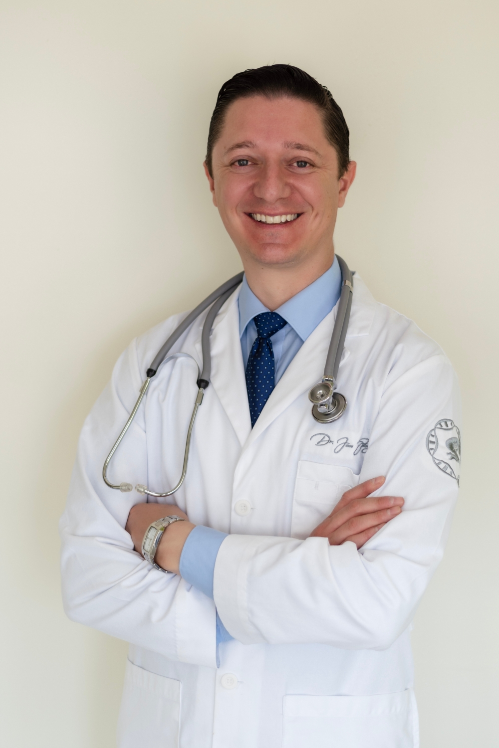 Doctor Especialista Juan Heberto Silveyra Delhumeau