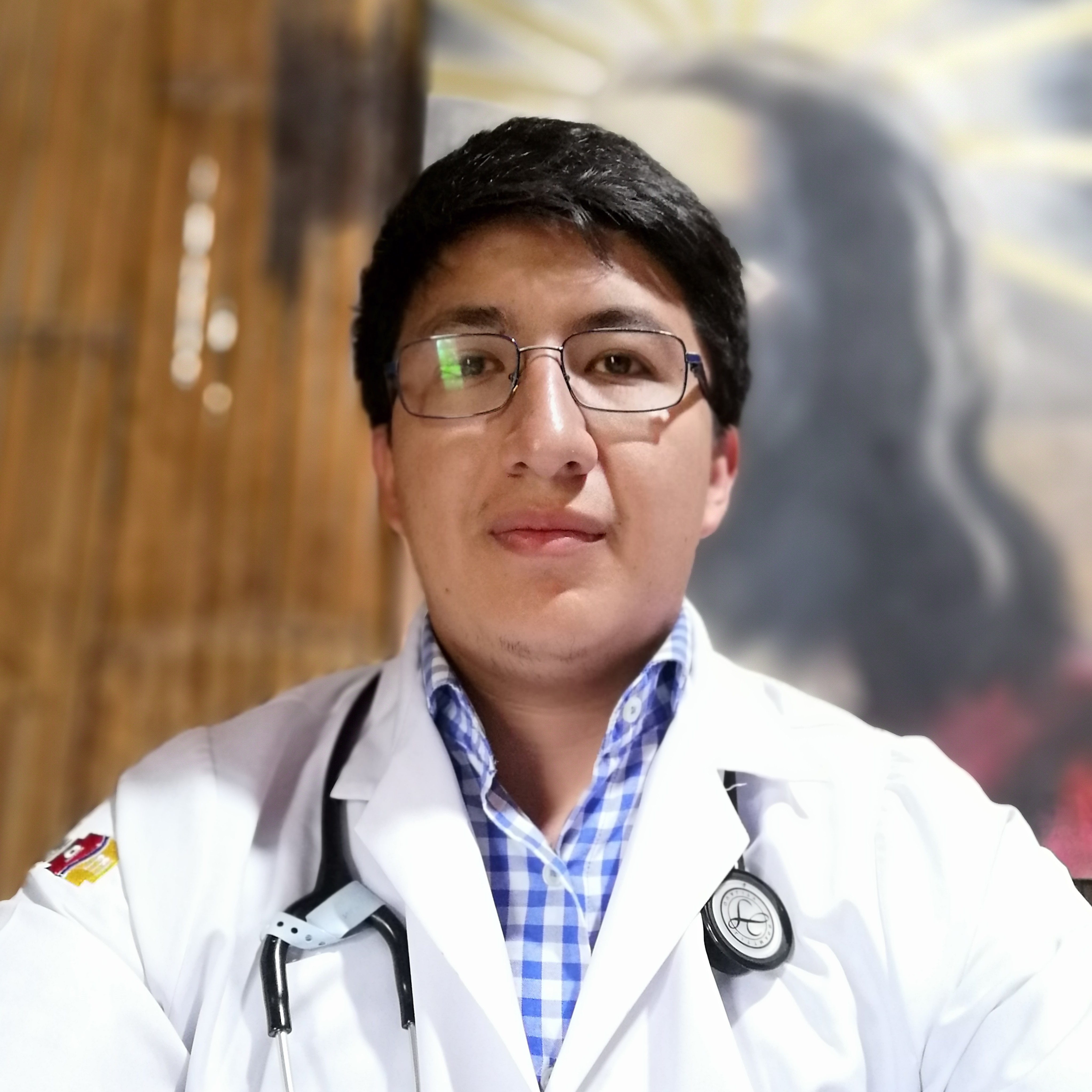 Doctor Especialista Santiago  Zapata Tayo