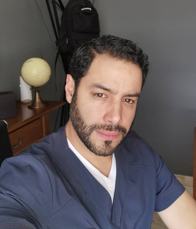 Doctor Especialista Andrés Olivo Gárate