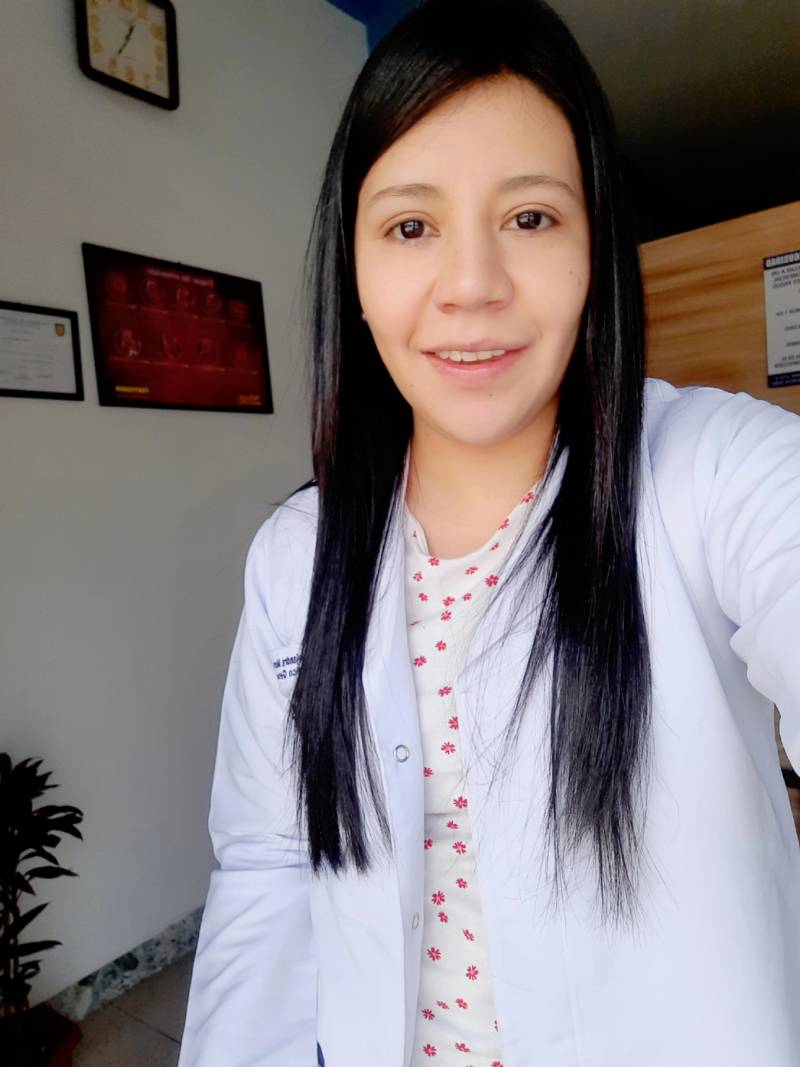 Doctora Especialista Alejandra Moreno Echeverría
